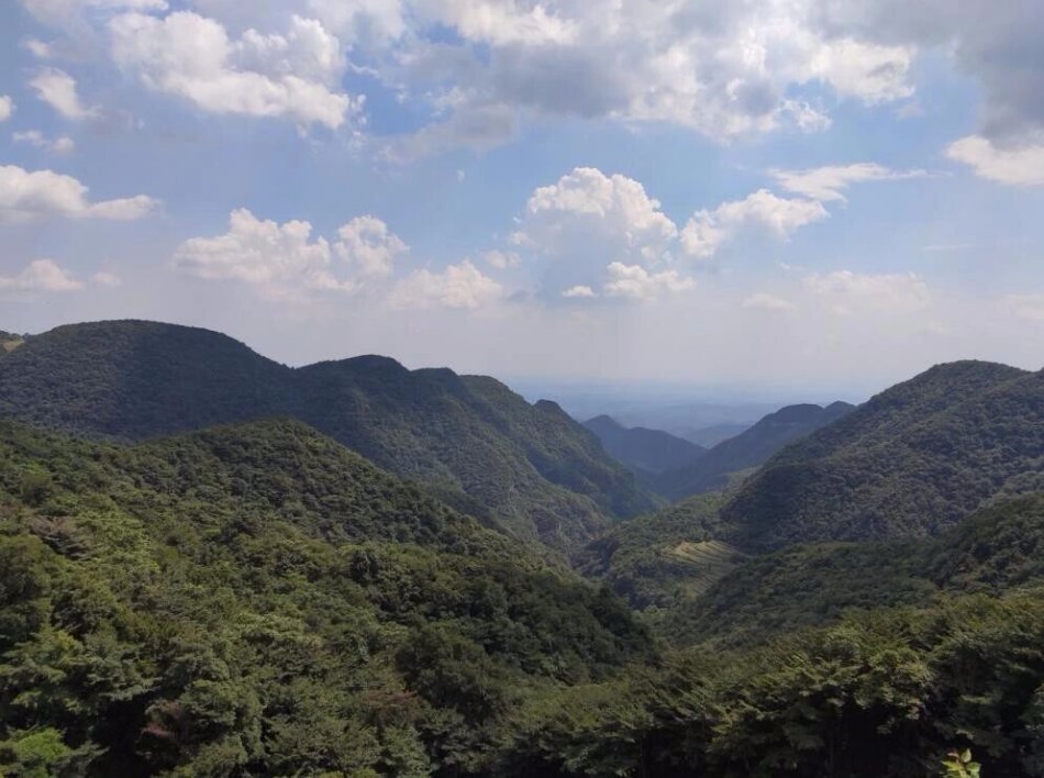 宜昌夷陵区百里荒5A级风景区《康养小镇》暖季科技养生供暖项目